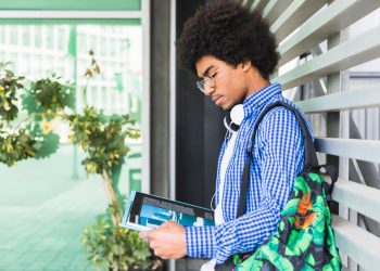 Understanding Different Types of Book Publishers