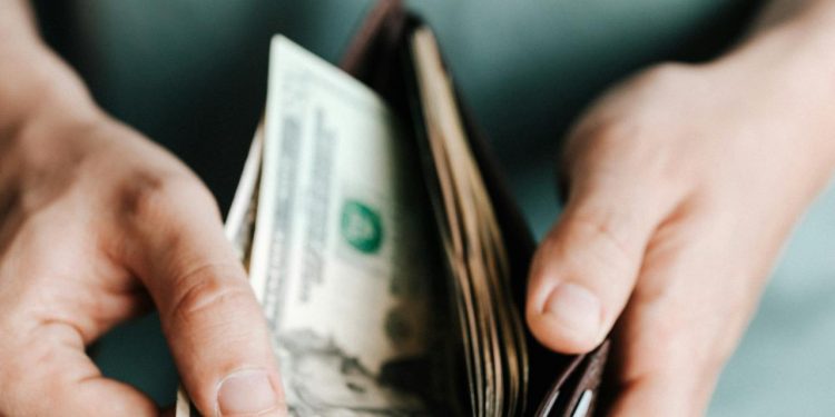 Red Flags When Choosing a Financial Advisor