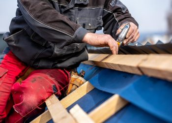 Essential Guide to Roof Repair in Calgary: Tips and Tricks for Homeowners