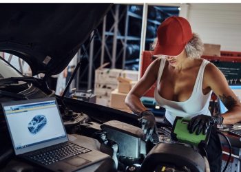 Battery Disposal and EV Components: How Car Wreckers Perth Manage Modern Tech